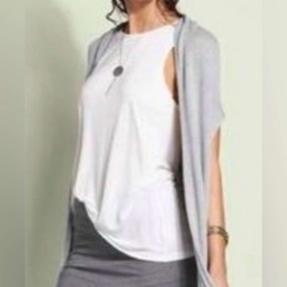 EUC CAbi Ivory Coast Tank - Sz M